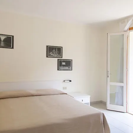 Mare Hotell 3*